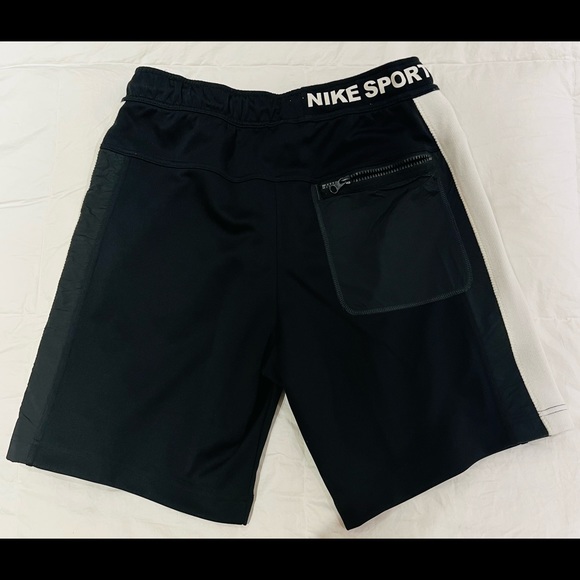 Nike sportswear shorts black size small - Picture 2 of 2
